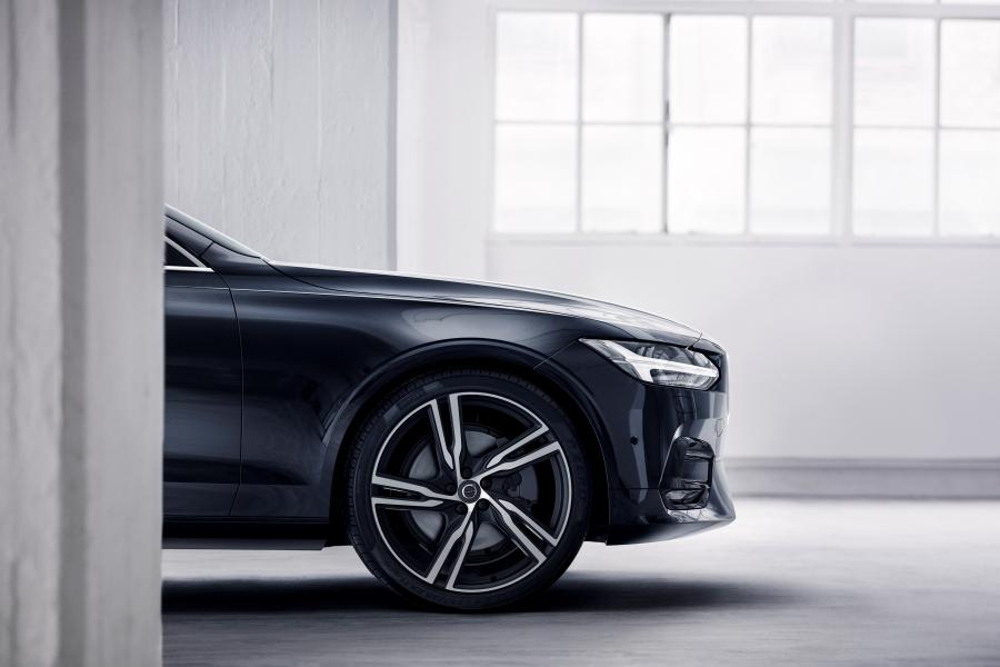  Volvo S90 T6 R-Design 2016 года  (фото 11 из 21)